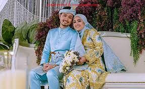 Fun fact, aiskrim cair kalau tengok saya lama lama. Myartis Com Myartis My Artis Peminat Nampak Baby Bump Spekulasi Elfira Loy Hamil