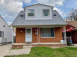 4852 Chase Rd Dearborn Mi 48126 23 Photos Mls 2210094793 Movoto