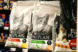 Bags Of Purina Pro Plan Cats Food By Nestle Are Pictured In The Supermarket Of Nestle Headquarters In Vevey Spon Plan Ca In 2020 Purina Cat Food Purina Pro Plan