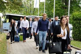 Dabei kombiniert sie als bank die vorteile einer serviceorientierten direktbank mit einer kompetenten. Targobank On Twitter 216 Azubis Und Duale Studenten Haben Jetzt Ihre Ausbildung Bei Uns Begonnen Zum Start Besuchen Sie Alle Unsere Trainingsakademie In Radevormwald Https T Co 8fougbqs9l Https T Co Y67dgm9pjq