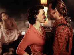 Chocolat Filmcritic Com Movie Review Johnny Depp Frases Marcantes De Filmes Cena De Filme