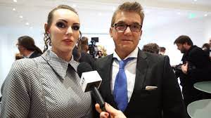 Delhusa gjon ezért féltékeny 42 évvel fiatalabb szerelmére: Delhusa Gjon 19 Eves Baratnoje Nem Feltekeny 24 Hu