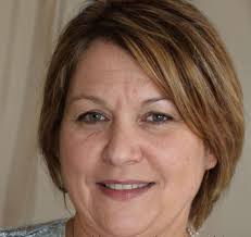 Hey does anyone know Helen's hair care number? I keep forgetting to get it  when I drive past. Or if she has a Facebook page? Tia 😊