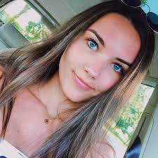 Paris Boswell's Instagram, Twitter & Facebook