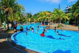 Kupu2 ke, renang berirama ke, kuak lentang terbalik terlentang ke, hakak tak kisah dik oiii. Swimming Pool Picture Of Teluk Batik Resort Lumut Tripadvisor