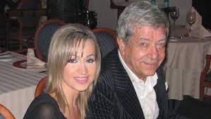 Ion dichiseanu amintiri de la începutul carierei m am trezit la spital. La O LunÄƒ De La Inmormantare Simona Florescu Simte CÄƒ Ion Dichiseanu Este LangÄƒ Familia Lui Vine Un PescÄƒruÈ™ È™i Stiri Vedete Si Evenimente Viva Ro