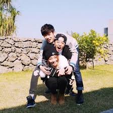 My Favorite Friend Bond Ailee Eric Nam And F X S Amber Show Close Bond In Friendly Photos Ailee Eric Nam Amber Liu