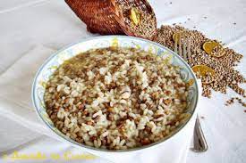 300 g riso, 150 g lenticchie, 100 g burro, 50 g formaggio parmigiano, 1 cipolla. Risotto Con Capretto E Lenticchie Di Colfiorito 2 Amiche In Cucina