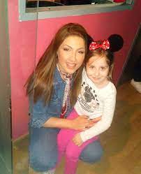 92%(12)92% found this document useful (12 votes). Start Smart School Eleni Petropoulou Otan H Ma8htria Mas Tragoydhse Me Thn Elena Paparizoy