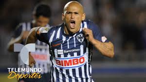 Humberto andrés suazo pontivo, nicknamed chupete, is a chilean professional footballer who plays as a striker for deportes la serena. Humberto Chupete Suazo Deja El Retiro Para Volver A Mexico Telemundo Deportes Youtube