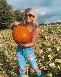 Maggie (@maggie.isaacs) • Instagram photos and videos