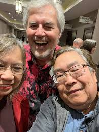 This is my favorite music video of Chicago and this is the very energy  Leonid & Friends capture, and it's a wonderful feeling!