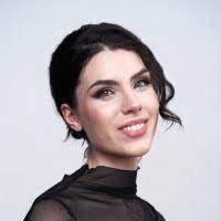 Dana Pozzi's Instagram, Twitter & Facebook