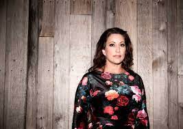 Swede living in london enquiries: All About Lisa Nilssons Spotify
