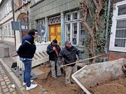 Für die verwaltung von eigentumswohnungen ebenso wie für mietwohnungen und gewerbliche immobilien. Salzstock Problem In Luneburg Wo Der Boden Plotzlich Absackt