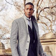 You can make your casual outfit a bit chicer by putting your camel coat on top, or go for a more formal look with your camel coat and some. How To Wear A Topcoat Our 5 Tips Black Lapel