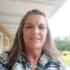 Alisa Crowe's Instagram, Twitter & Facebook