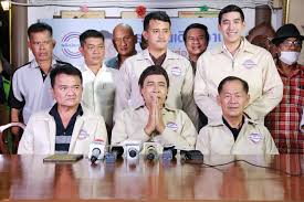 นายกรุงศรีวิไล เปิดเผยว่า ทำงานการเมืองมานาน 13 ปี ไม่เคยหยุดทำหน้าที่และอยู่ในพื้นที่ตลอดเวลา วันนี้ประสบความสำเร็จ ชนะ. à¹€à¸® à¸à¸£ à¸‡ à¸¨à¸£ à¸§ à¹„à¸¥ à¸Šà¸™à¸° à¸¥à¸• à¸ªà¸¡ à¸—à¸£à¸›à¸£à¸²à¸à¸²à¸£ Aec10news