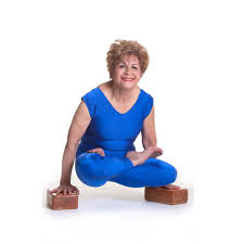 Cristina Quezada-Maestra de Yoga Iyengar (@cristinaquezadaciyt ...