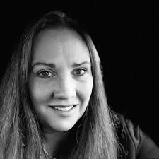 Suzanne Nall's Instagram, Twitter & Facebook