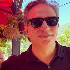 Are there paths connecting water taps and comfort stations at Arrowhead  campsite 470?