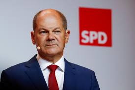 $884bn) funding package put together by the federal government to help german businesses and workers survive the pandemic. Olaf Scholz A T Il Des Chances De Succeder A Angela Merkel