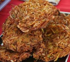 Okoy Or Ukoy Is A Popular Afternoon Snack Made With Deep Fried Shrimp Bean Sprouts And Tofu In Rice Flour Food Filipino Recipes Recipes