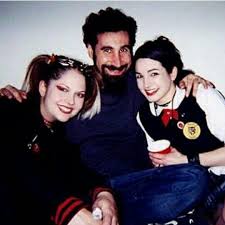 The Light Behind Your Eyes My Chemical Romance Chords Lindsey And Kitty With Serj Tankian Of System Of A Down Emo Band Memes Mindless Self Indulgence Lindsey Way