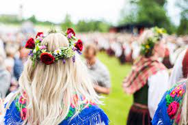 It is one of the most celebrated holidays in sweden. Mittsommer In Schweden Ein Fest Wie Aus Einer Anderen Welt Visit Sweden