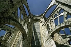Flying Buttresses On Chartres Cathedral Romanesque Architecture Amazing Architecture Church Architecture