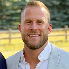 Daniel Caves's Instagram, Twitter & Facebook