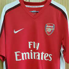 توپچی که به مدت 23 سال آرسن ونگر را روی نیمکت خود داشتند، سابقه سیزده قهرمانی در لیگ انگلستان دارند. Ù…ÙˆØ¶Ù‡ Ù…ØªØ­Ø±Ùƒ Ø´Ø®Øµ Ø§Ø³ØªØ±Ø§Ù„ÙŠ Arsenal 2008 Jersey Cabuildingbridges Org