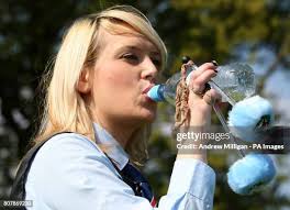 42 Shelly Anne Photos & High Res Pictures