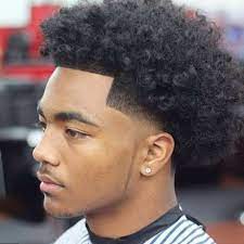 Coiffure sèche cheveux lisseur brosse. Coiffure Afro Homme Degrade Les Tendances Mode Du Printemps Ete 2017 Fade Haircut Styles Taper Fade Haircut Curly Hair Fade