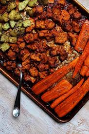 Souper Sur Une Plaque Vegan In 2020 Food Vegetables Carrots