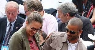 Son dada, ce sont les antiquités et les enchères. Mary Pierce Et Tony Parker Dans Les Tribunes De Roland Garros Le 26 Mai 2016 C Dominique Jacovides Bestimage Purepeople
