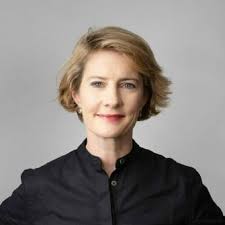 Clarks : départs de la directrice générale et du directeur financier