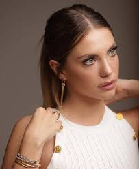 Disclaimer: This is a fanpage. Not affiliated with Chesca in any way.