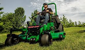 Choosing the best riding lawn mower: Zero Turn Riding Bob Cat Commercial Mowers