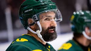 Iskallt långskott från Rahimi