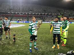 O treinador português de 60 anos orientou o médio leonino no farense, na época 2018/19, e não. Jogador Almeirinense Vence Taca Da Liga Jornal O Almeirinense