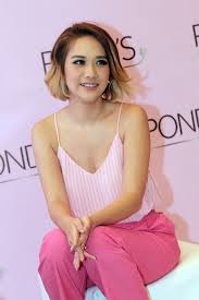 Bcl price is 0% down in the last 24 hours. Bunga Citra Lestari Pintar Ternyata Para Seleb Cantik Ini Alumni Sman 70 Jakarta Bunga Citra Lestari Kapanlagi Com