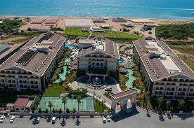 Kusursuz servisin eğlence ile birleştiği, birbirinden farklı özellikte ve konfordaki odalarında tatilin keyfini doyasıya çıkarabileceğiniz bir otel. Crystal Palace Luxury Resort Spa Ab 92 1 1 7 Bewertungen Fotos Preisvergleich Colakli Turkei Tripadvisor