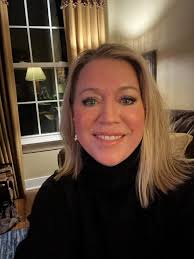 3 Signs You Should See a Psychiatrist Mental Health Doctor Your mental  health is just as important as your physical health! If you're  experiencing: ✔️ Persistent sadness or anxiety that won't go