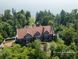 Glensheen Mansion Wedding Venue Duluth Mn In 2020 Mansion Wedding Venues Glensheen Glensheen Mansion