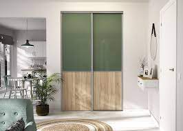 portes de placards optimum verre laque vert et chene sauvage profil aluminium anodise gris produits 100 fabriques en france porte placard placard