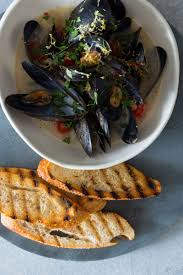 White Wine Steamed Mussels Recipe Shellfish Recipes Seafood Recipes Mussels