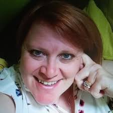 Suzanne Finn💙 (@suzieinhull)