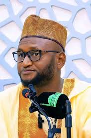 DUK ZARAFIN ARZUKI BAZA'AYI DAKU BA! 1)-Lauyoyi 100 ne sukace zasu kare  Abdullahi Umar Ganduje 2)-Lauyoyi 12 ne Sukace zasu kare Amal Shahararriyar  Yar wasan Hausa film 3)-Wasu Lauyoyi sun yadda zasu