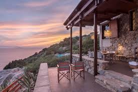 Sardinien Villa Mit Pool Direkt Am Meer Mieten Carla Regina Capitana Cagliari Ca Ferienhaus Sardinien Ferienhaus Outdoor Dekorationen